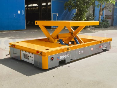 Carro de transport de bateries de diverses traccions amb rodes OMNI